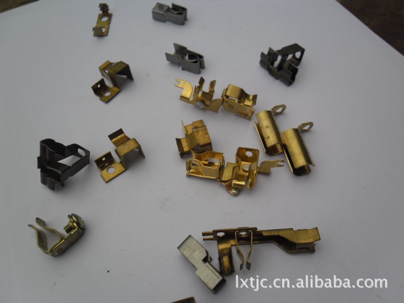 什么是低压电器的额定工作电压?这背后藏着什么秘密?让我们一起揭开它的面纱。